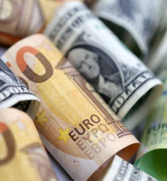 Euro sigue por debajo del dólar por temores de inflación